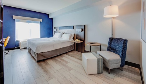 Standard Room, 1 King Bed