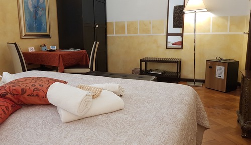 Double or Twin Room, Shared Bathroom
