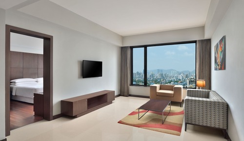 Premier Suite, 1 Bedroom, Pool View