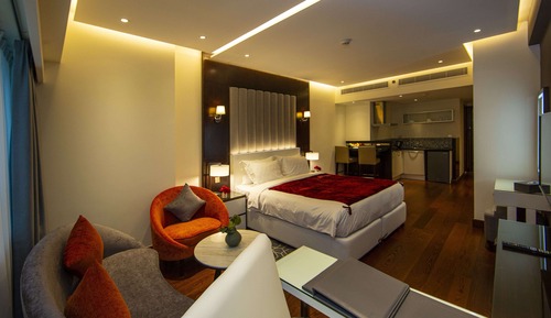 Deluxe Studio Suite