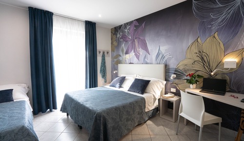 Deluxe Triple Room, Balcony, Partial Sea View