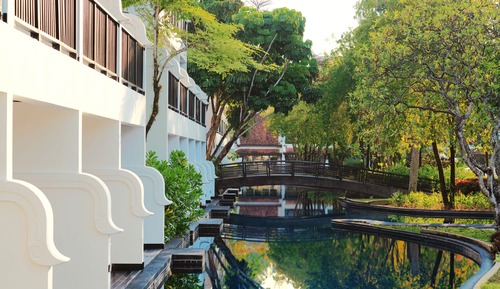 Family Studio, 1 King Bed with Sofa bed, Pool Access