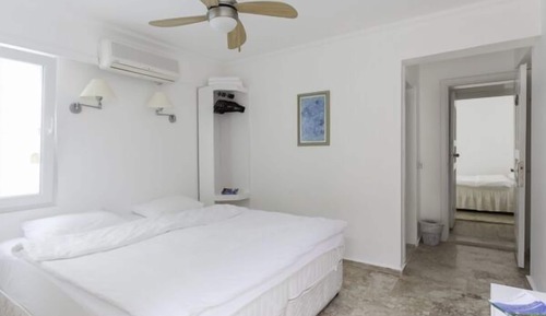 Economy Room