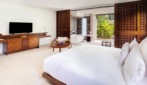Classic Room, 1 King Bed, Accessible