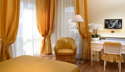 Classic Double Room