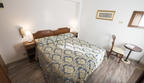 Classic Triple Room, Private Bathroom