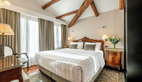 Deluxe Double Room, Terrace, Canal View