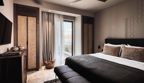 1 King Bed with Sofabed (Family Suite SV with Private Pool)