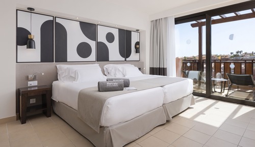 Suite (2 adults + 1 child)