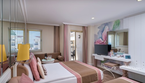 Standard Room, Partial Sea View