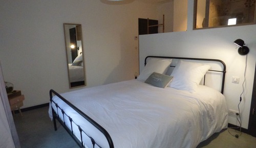 Double Room (Velo)