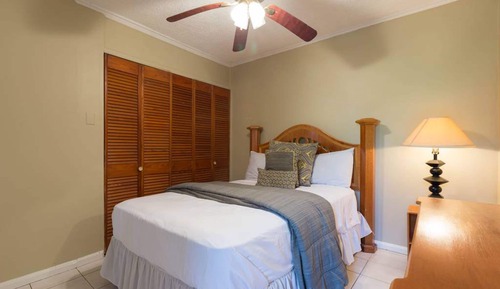 Business Apartment, Courtyard View