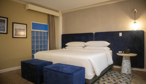 Studio Suite, 1 King Bed, Non Smoking, Balcony