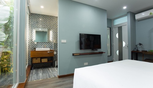 Premium Double Room, 1 King Bed, Pool Access, Pool View