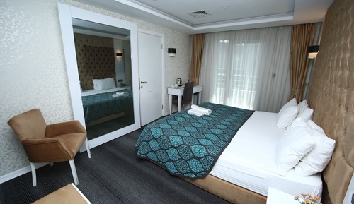 Suite, City View