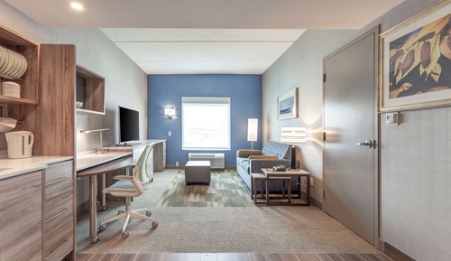 Suite, 1 King Bed, Accessible (Mobility & Hearing, Roll-in Shower)