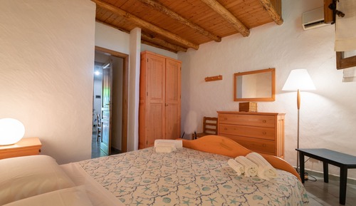 Classic Apartment, Private Bathroom, Garden View (Appartamento Gelsomino)