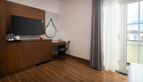 Luxury Room, 1 King Bed, River View