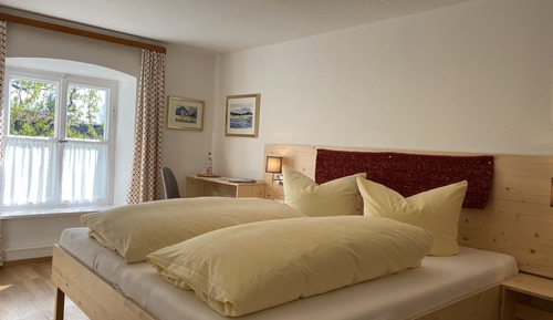 Basic Double or Twin Room, Shared Bathroom