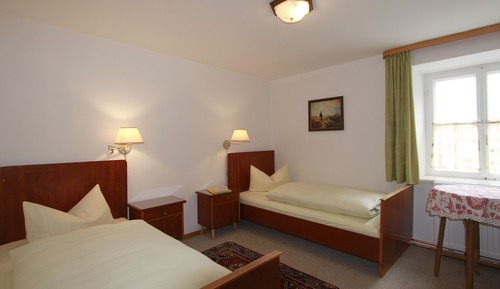 Basic Single Room, Shared Bathroom