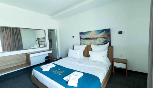 Double Room, Mountain View
