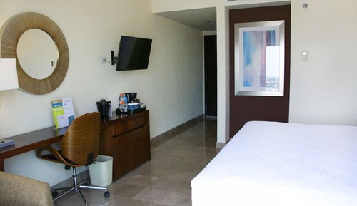 Room, 1 King Bed, Balcony, City View