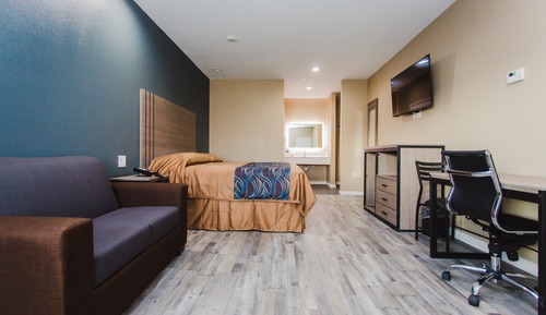 Basic Room, 1 King Bed, Non Smoking