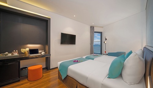 Deluxe Twin Room with Sea View