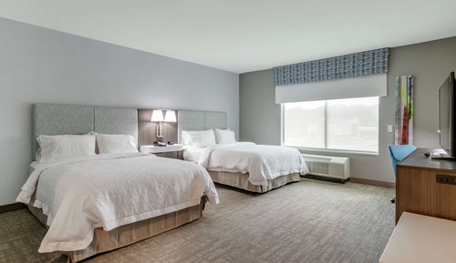 Room, 2 Queen Beds, Accessible, Bathtub