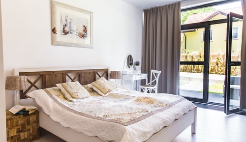 Studio Suite (I)