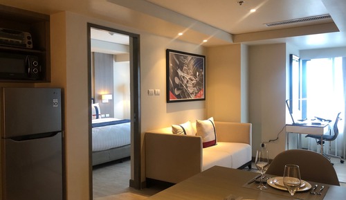 One Bedroom Deluxe Apartment