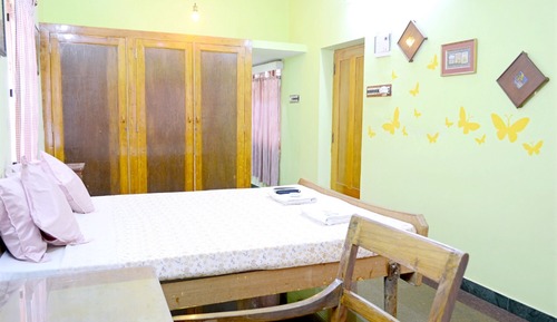 Standard Deluxe Room (AC)
