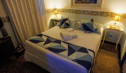 Classic Chalet, 1 Queen Bed, Non Smoking, Pool View