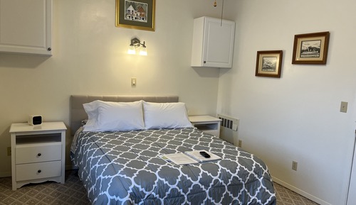 Standard Suite, 1 Queen Bed with Sofa bed, Non Smoking (Upstairs Queen,Sitting Rm,Foldout Twn)