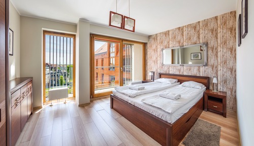 Apartment (79)