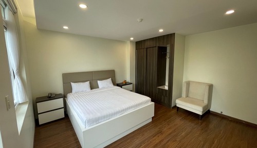 3 Bedrooms Apartment