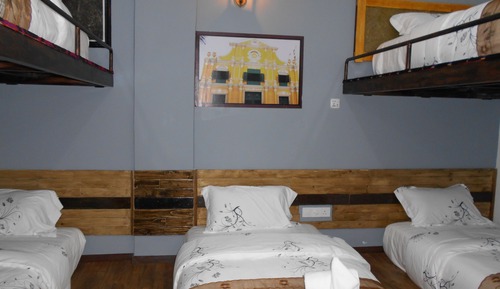 Deluxe Family Room
