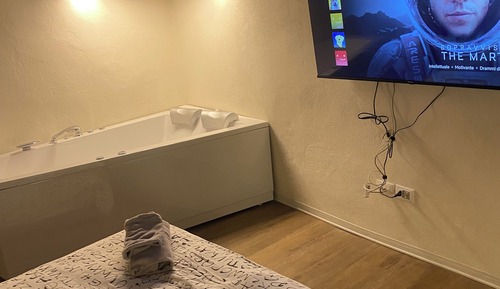 Royal Studio Suite