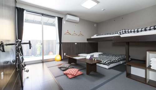 Private 5 Beds room, Shared Toilet and Shower