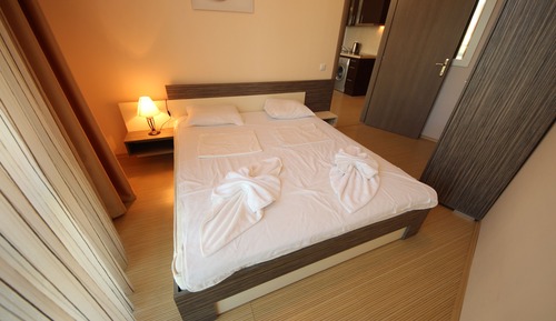 Family Apartment, Pool View (5 adults)