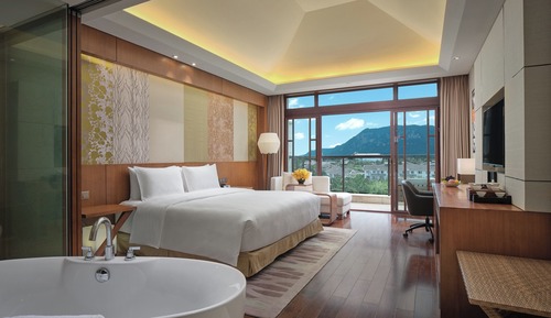 Suite, 1 Bedroom, Balcony, Garden View