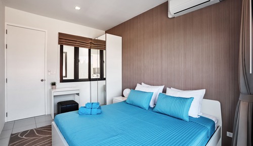 Deluxe Duplex, 3 Bedrooms, Kitchen, Mountain View