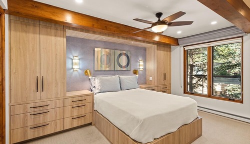 Deluxe Condo, 2 Bedrooms, Balcony, River View (CEC 11)
