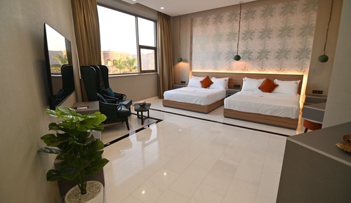 Signature Suite