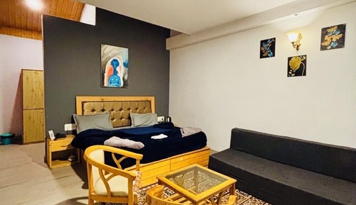 Deluxe Apartment
