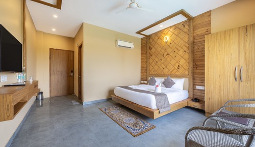 Superior Room, Balcony, Pool View