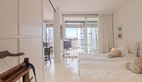 Comfort Apartment, City View