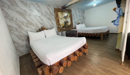 Deluxe Apartment, Valley View