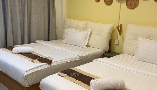 Basic Twin Room, Shared Bathroom