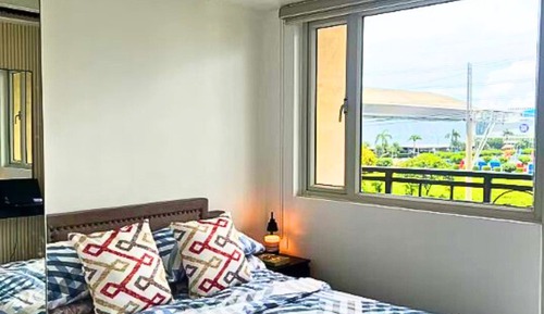 Deluxe Suite, City View